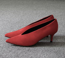 Load image into Gallery viewer, XGRAVITY 2021 Pop Star Pointed Toe Girl Thin Heel Woman Shoes Deep V Design Lady Fashion Shoes Elegant European Women Shoes C264